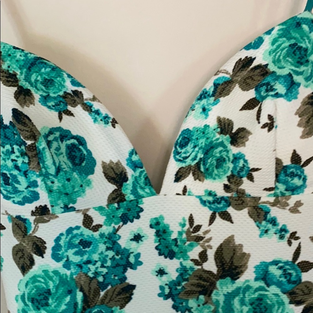 Floral Plunge Dress - Picture 7 of 7